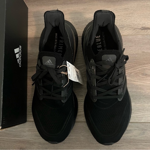 adidas Women's Ultraboost 21 Running Shoe- Color: Black/Black/Black- Size 9.5 - Picture 8 of 15